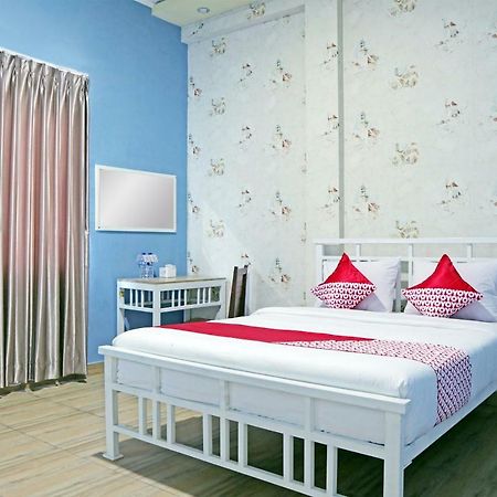 Oyo 1386 Hotel Grand Gabelo Букиттинги Экстерьер фото