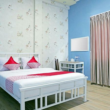 Oyo 1386 Hotel Grand Gabelo Букиттинги Экстерьер фото